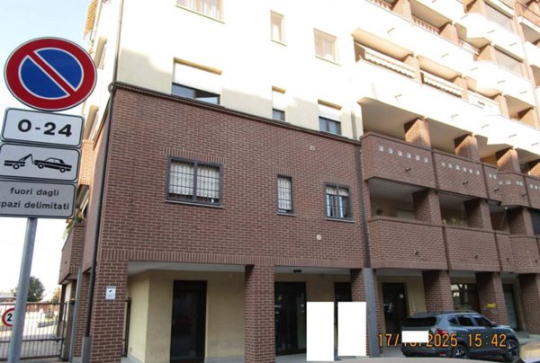 negozio in vendita a Cologno Monzese in zona San Maurizio al Lambro