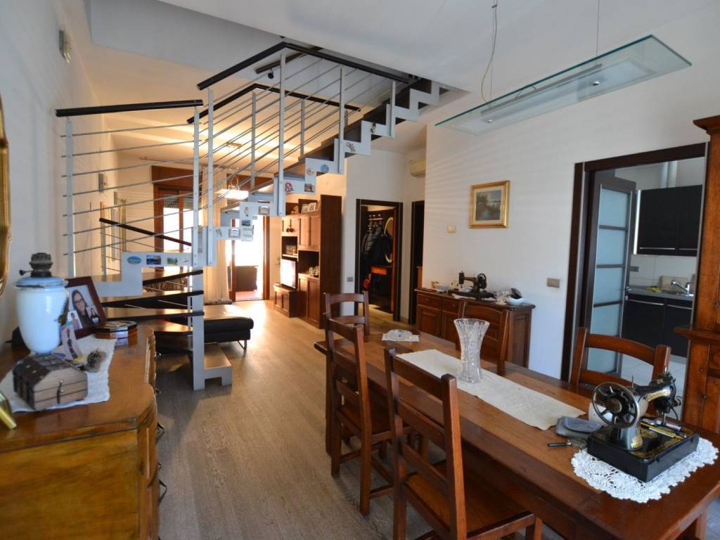 casa indipendente in vendita a Cologno Monzese