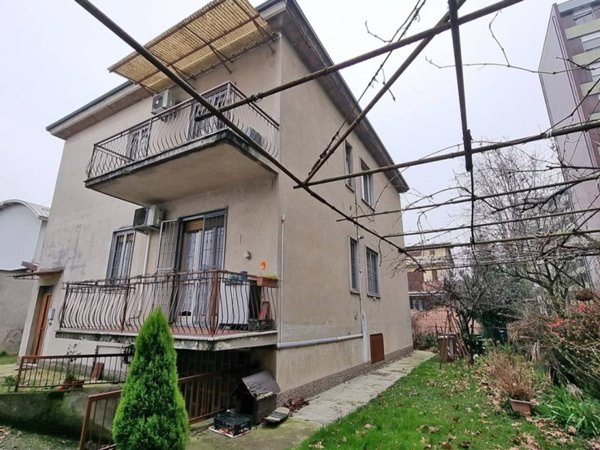 casa indipendente in vendita a Cologno Monzese in zona San Maurizio al Lambro