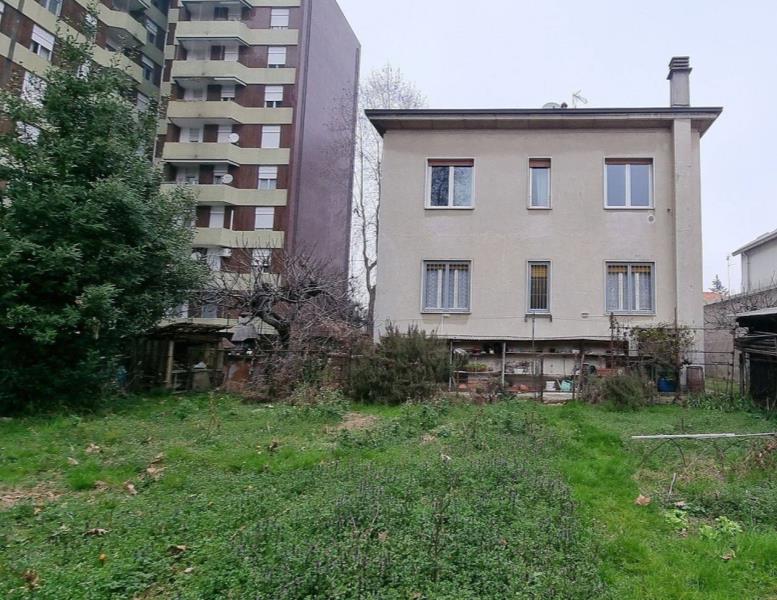 casa indipendente in vendita a Cologno Monzese in zona San Maurizio al Lambro