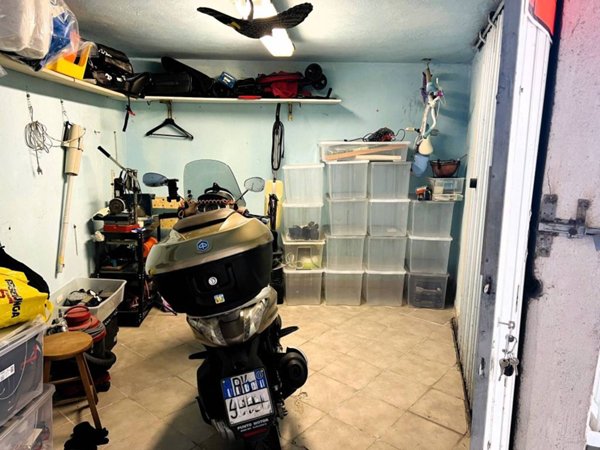 locale di sgombero in vendita a Cologno Monzese