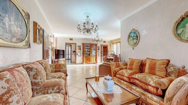 casa indipendente in vendita a Cologno Monzese