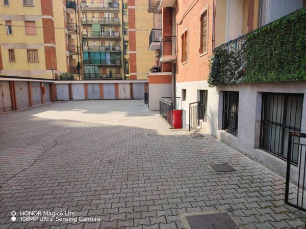 locale commerciale in vendita a Cologno Monzese