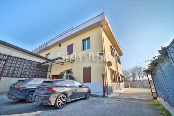 capannone in vendita a Cologno Monzese