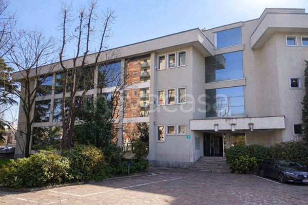 ufficio in vendita a Cologno Monzese in zona San Maurizio al Lambro