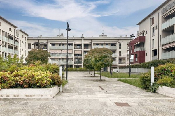 appartamento in vendita a Cologno Monzese in zona San Maurizio al Lambro