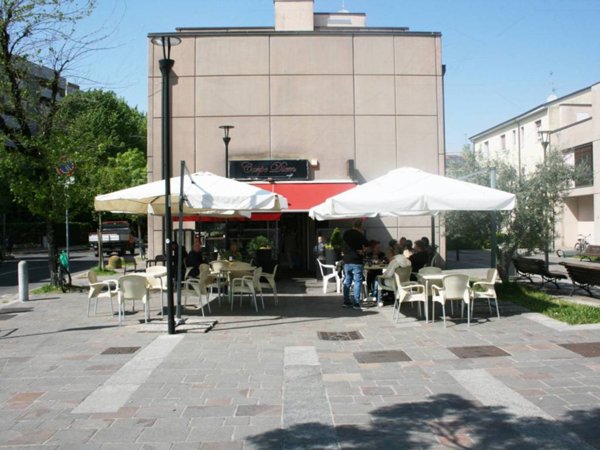 negozio in vendita a Cologno Monzese