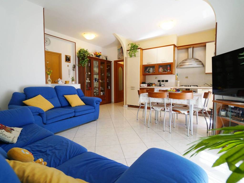 appartamento in vendita a Cologno Monzese in zona San Maurizio al Lambro