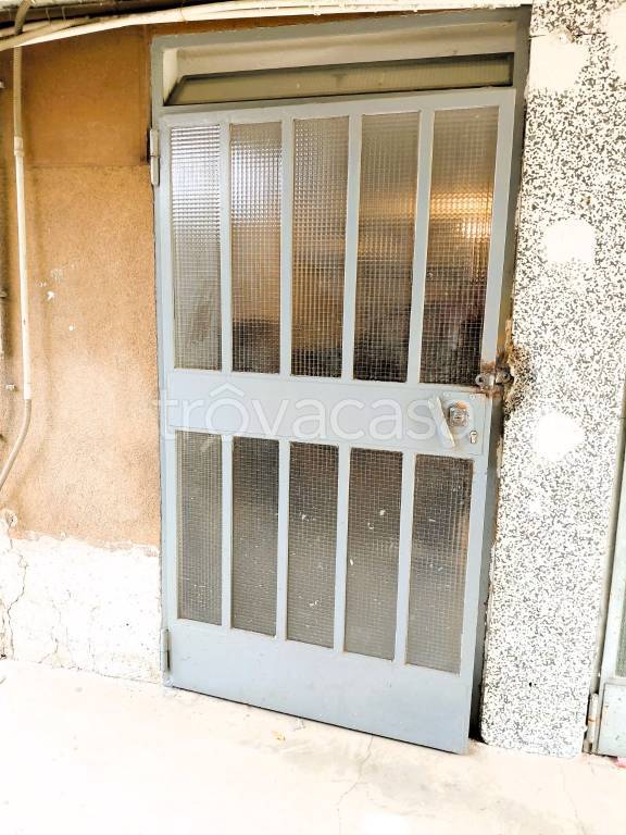 locale commerciale in vendita a Cologno Monzese