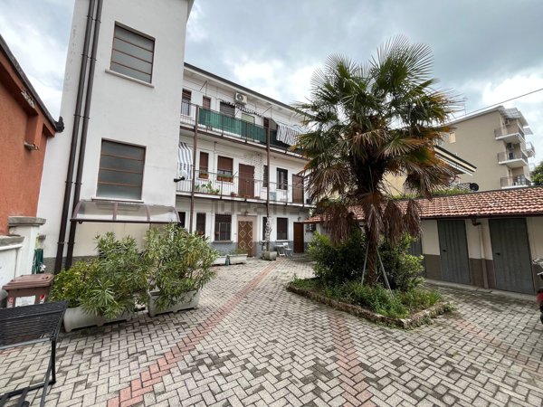 appartamento in vendita a Cologno Monzese in zona San Maurizio al Lambro
