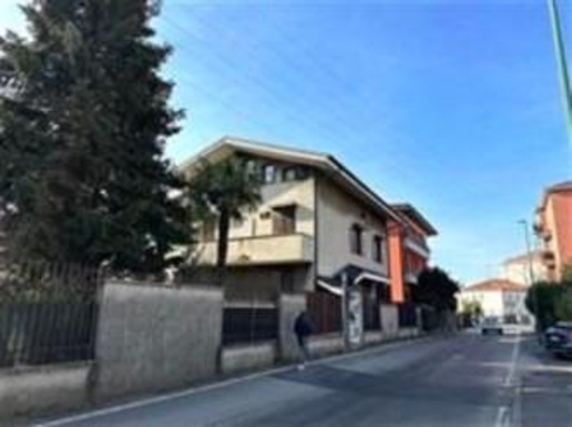 casa indipendente in vendita a Cologno Monzese in zona San Maurizio al Lambro