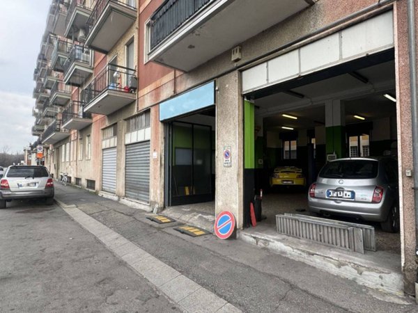 negozio in vendita a Cologno Monzese in zona San Maurizio al Lambro