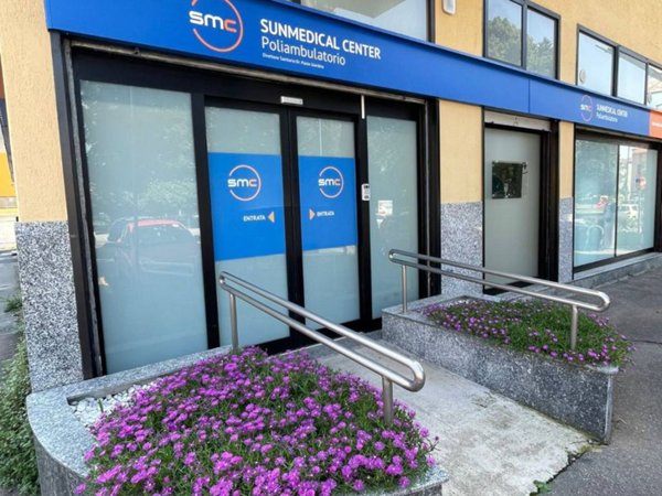 negozio in vendita a Cologno Monzese