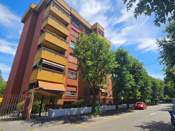 appartamento in vendita a Cologno Monzese in zona San Maurizio al Lambro