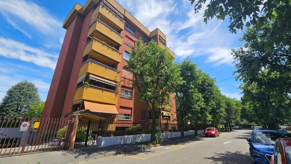 appartamento in vendita a Cologno Monzese in zona San Maurizio al Lambro