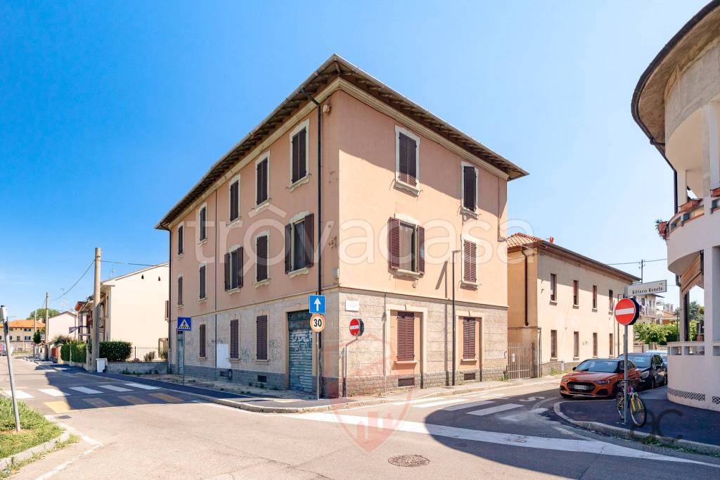 appartamento in vendita a Cologno Monzese in zona San Maurizio al Lambro