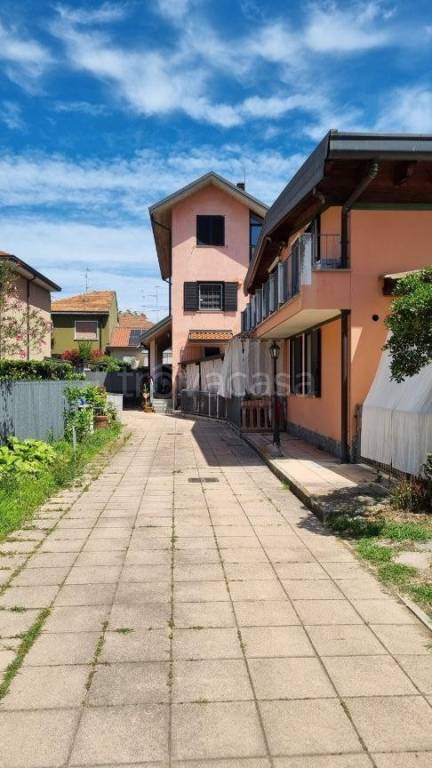 appartamento in vendita a Cologno Monzese in zona San Maurizio al Lambro
