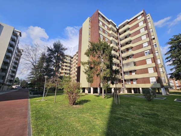 appartamento in vendita a Cologno Monzese in zona San Maurizio al Lambro