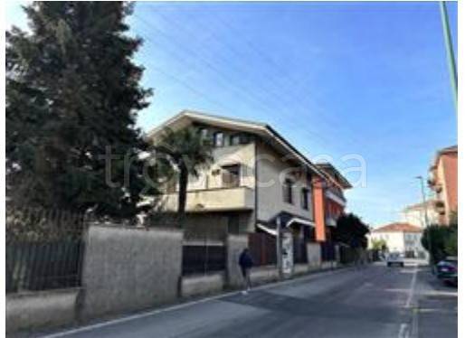 appartamento in vendita a Cologno Monzese in zona San Maurizio al Lambro