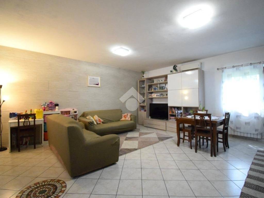 appartamento in vendita a Cologno Monzese in zona San Maurizio al Lambro