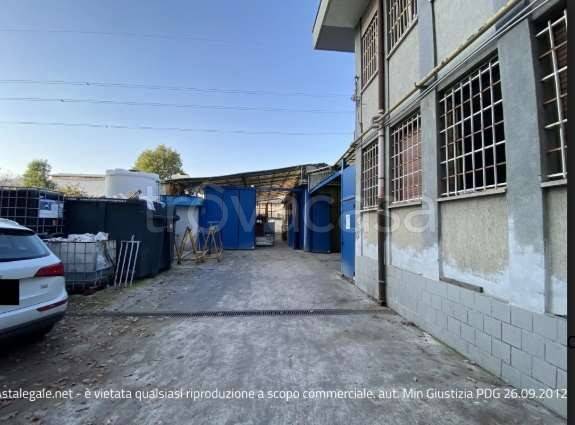 negozio in vendita a Cologno Monzese in zona San Maurizio al Lambro