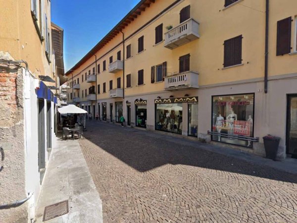 negozio in vendita a Cologno Monzese
