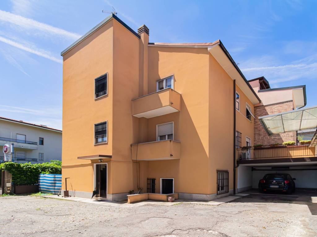 intera palazzina in vendita a Cologno Monzese