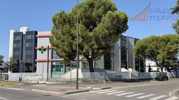 ufficio in vendita a Cologno Monzese in zona San Maurizio al Lambro