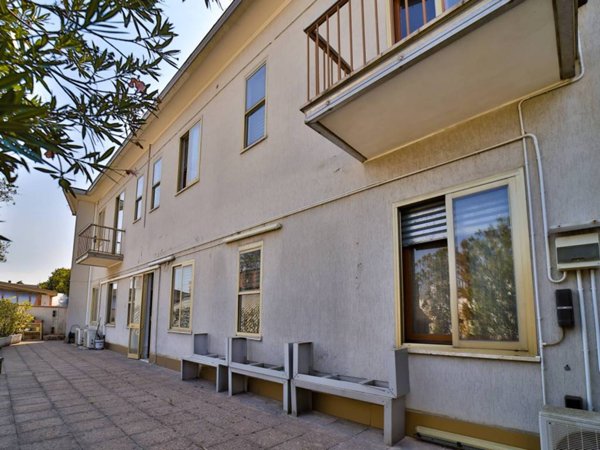intera palazzina in vendita a Cologno Monzese in zona San Maurizio al Lambro