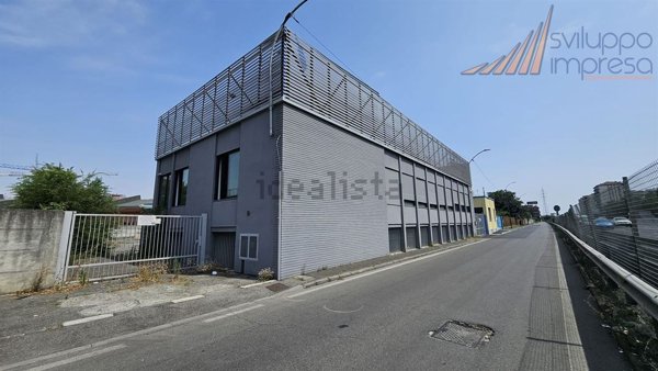 locale di sgombero in vendita a Cologno Monzese in zona San Maurizio al Lambro