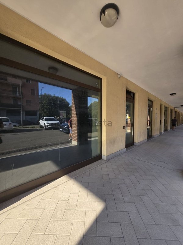 ufficio in vendita a Cologno Monzese in zona San Maurizio al Lambro