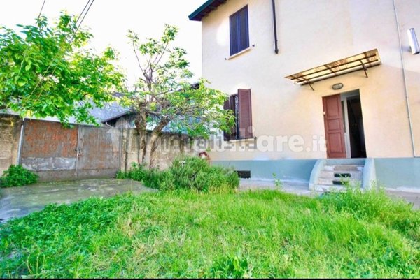 casa indipendente in vendita a Cologno Monzese in zona San Maurizio al Lambro