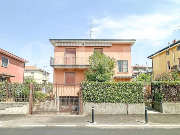 casa indipendente in vendita a Cologno Monzese