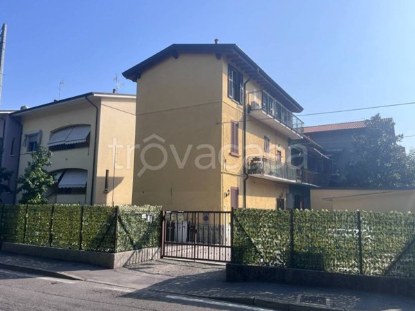 appartamento in vendita a Cologno Monzese in zona San Maurizio al Lambro