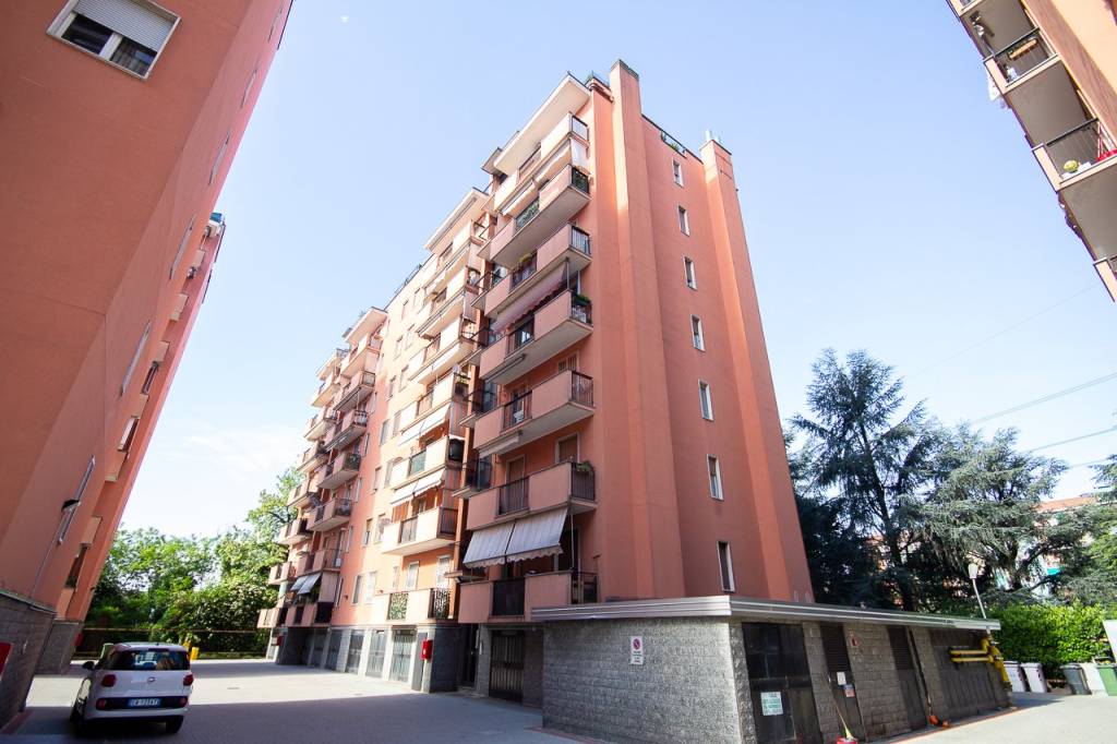 box auto in vendita a Cologno Monzese in zona San Maurizio al Lambro