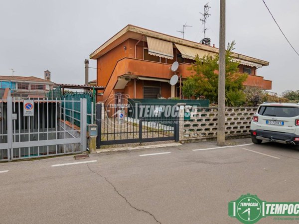casa indipendente in vendita a Colturano in zona Balbiano