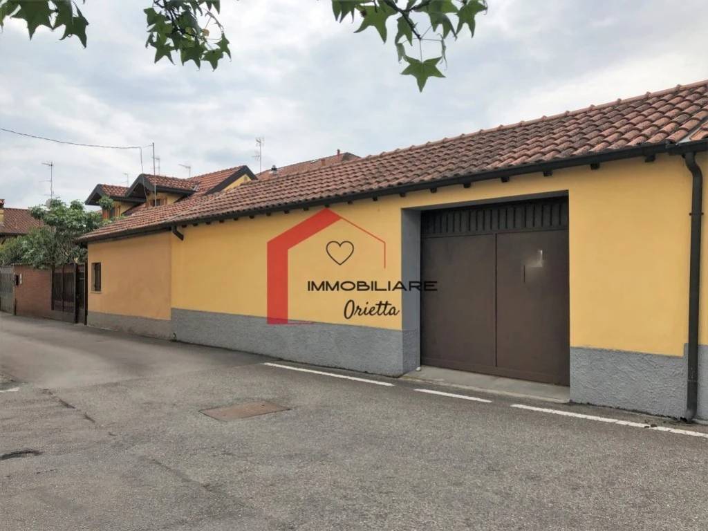 casa indipendente in vendita a Corbetta in zona Soriano