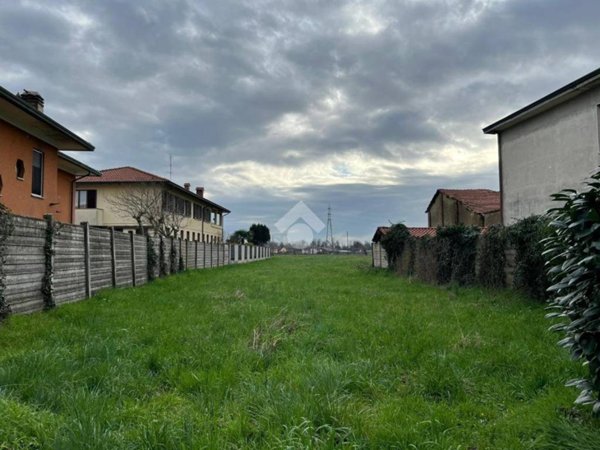 terreno edificabile in vendita a Corbetta in zona Soriano