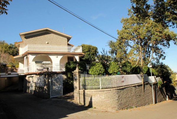 casa indipendente in vendita a Corbetta in zona Soriano