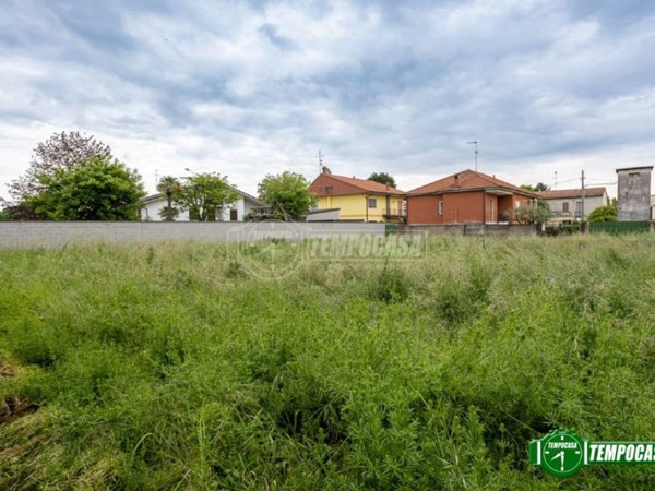 terreno edificabile in vendita a Corbetta in zona Soriano