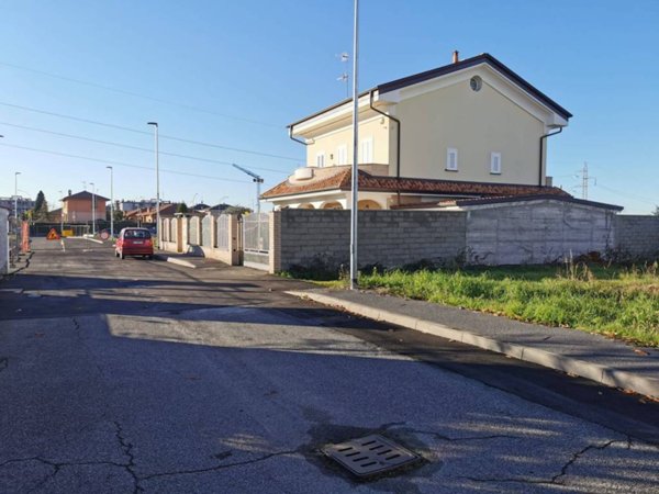 terreno edificabile in vendita a Corbetta