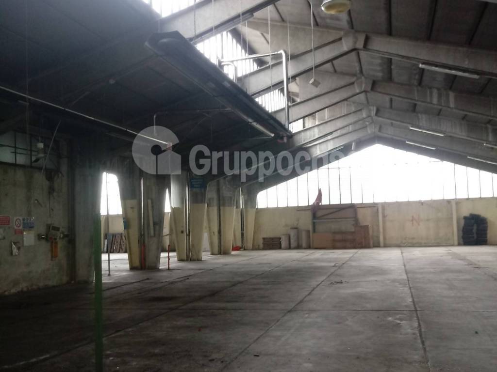 locale commerciale in vendita a Corbetta