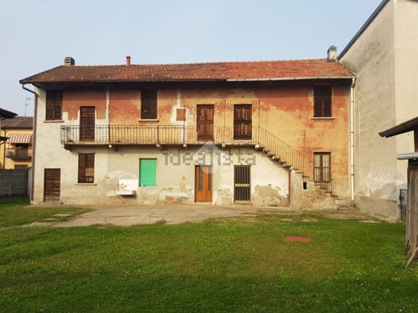 esavano in vendita a Corbetta in zona Soriano