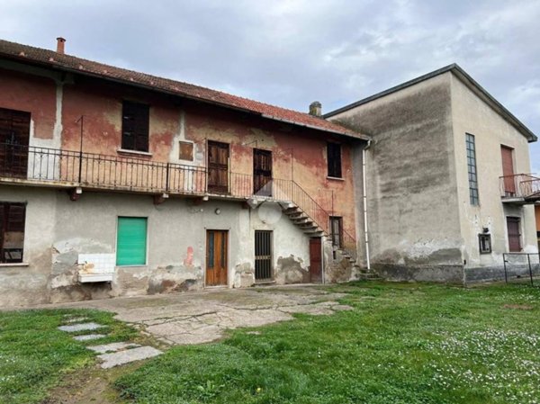 esavano in vendita a Corbetta in zona Soriano