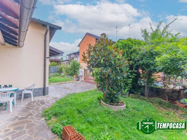 casa indipendente in vendita a Corbetta in zona Soriano