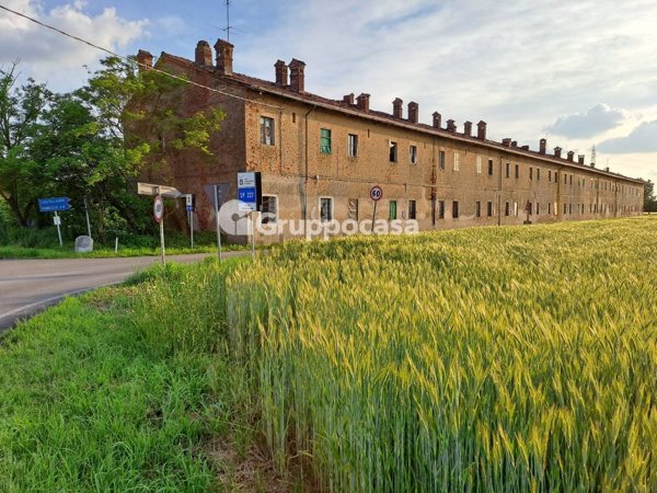 casale in vendita a Corbetta