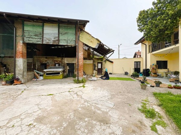 casa indipendente in vendita a Corbetta in zona Soriano