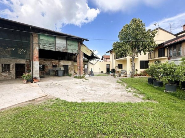 casa indipendente in vendita a Corbetta in zona Soriano