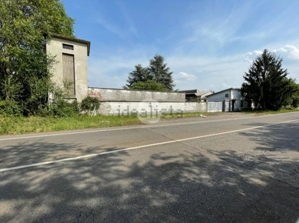 capannone in vendita a Corbetta