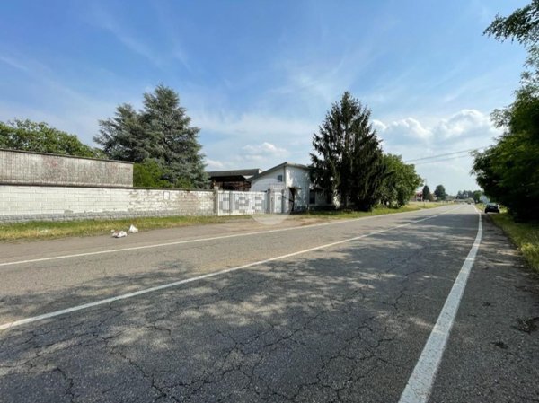 capannone in vendita a Corbetta